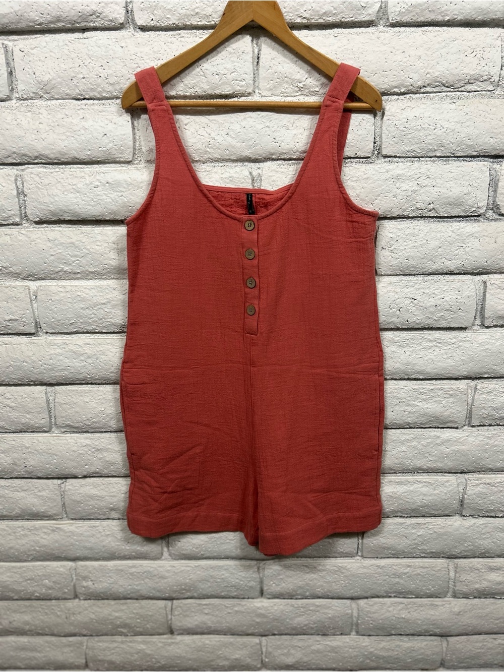North River Outfitters Coral Gauze Romper Sleeveless Button Front Medium
